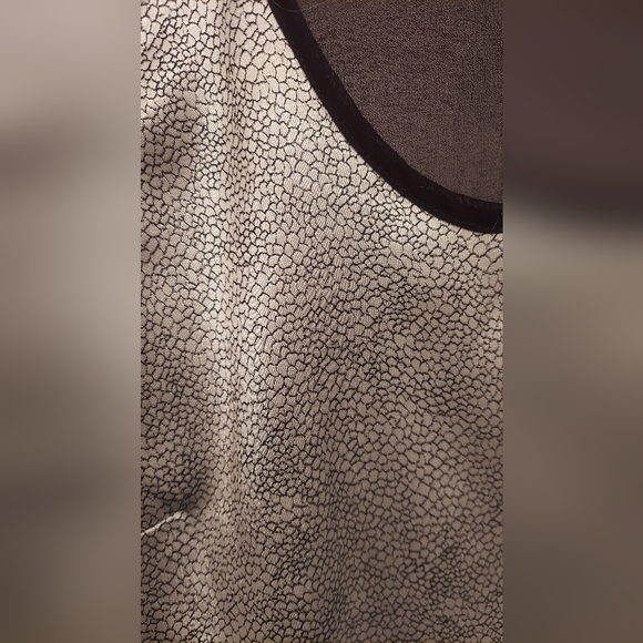 EUC LIKE NEW! Perfect NYE Silver print tank top, sheer back - large - Picture 4 of 5